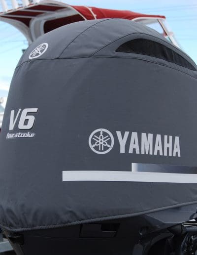 Yamaha 4.2l V6 vented outboard cover
