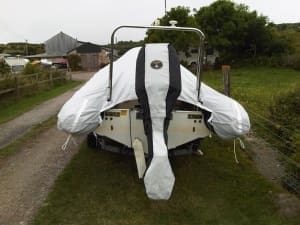 Yamaha 200HPDI full storage and towing cover.   