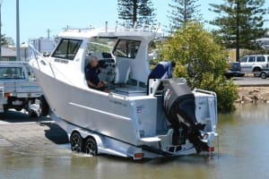 DF175 Suzuki vented outboard Splash cover.